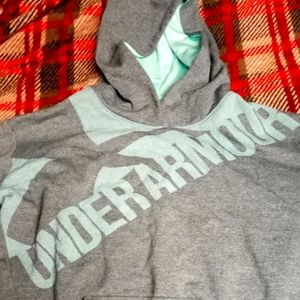 Under Armour Sweatshirt
